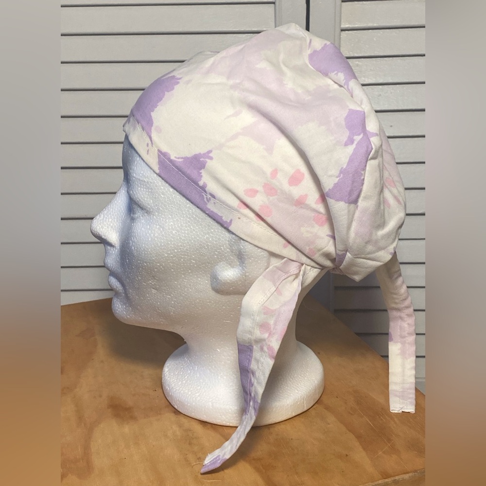 Abstract Scrub Cap in Lavender and White